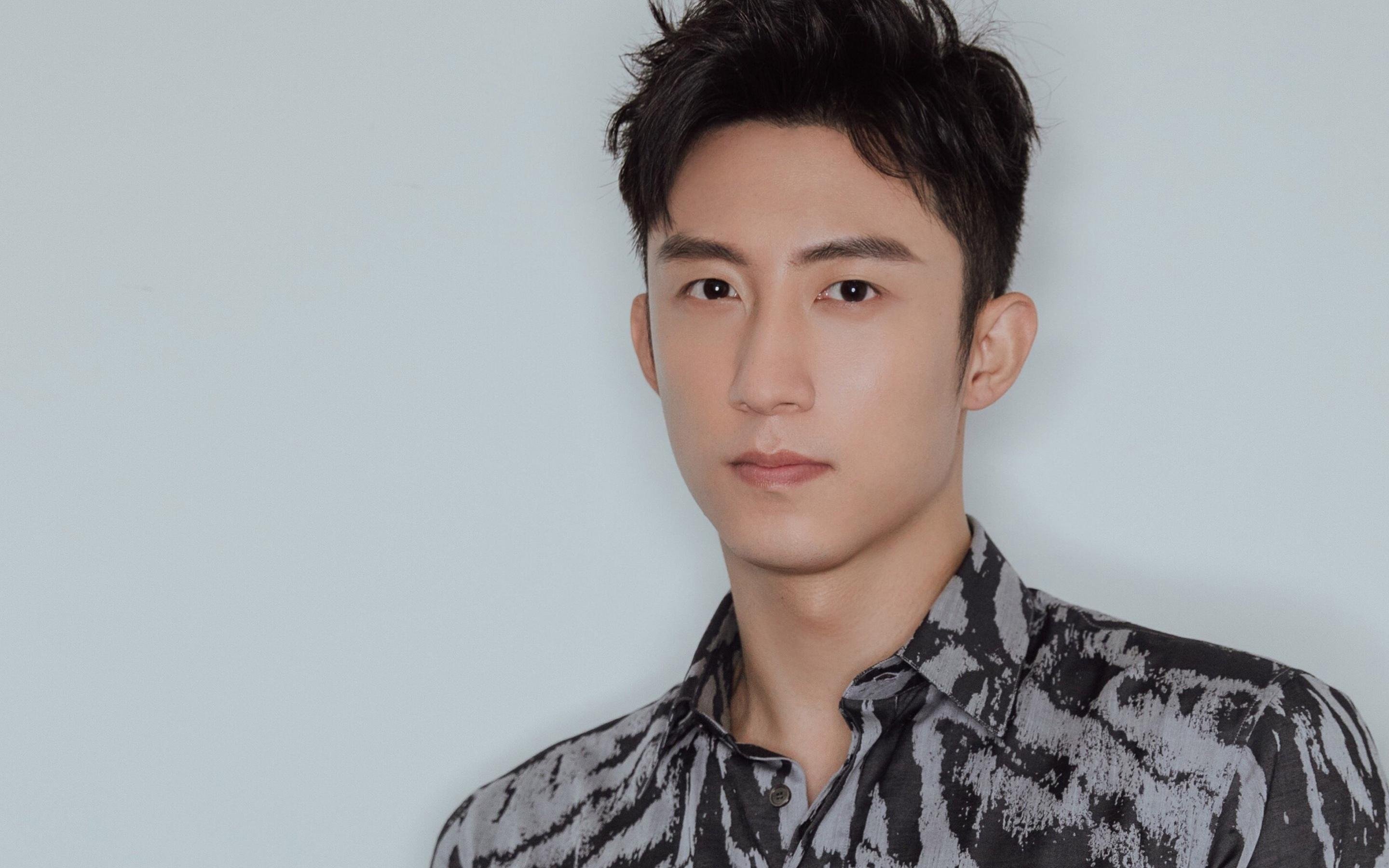 西班牙队内氛围积极，团结一心冲金，西班牙球队队徽大全