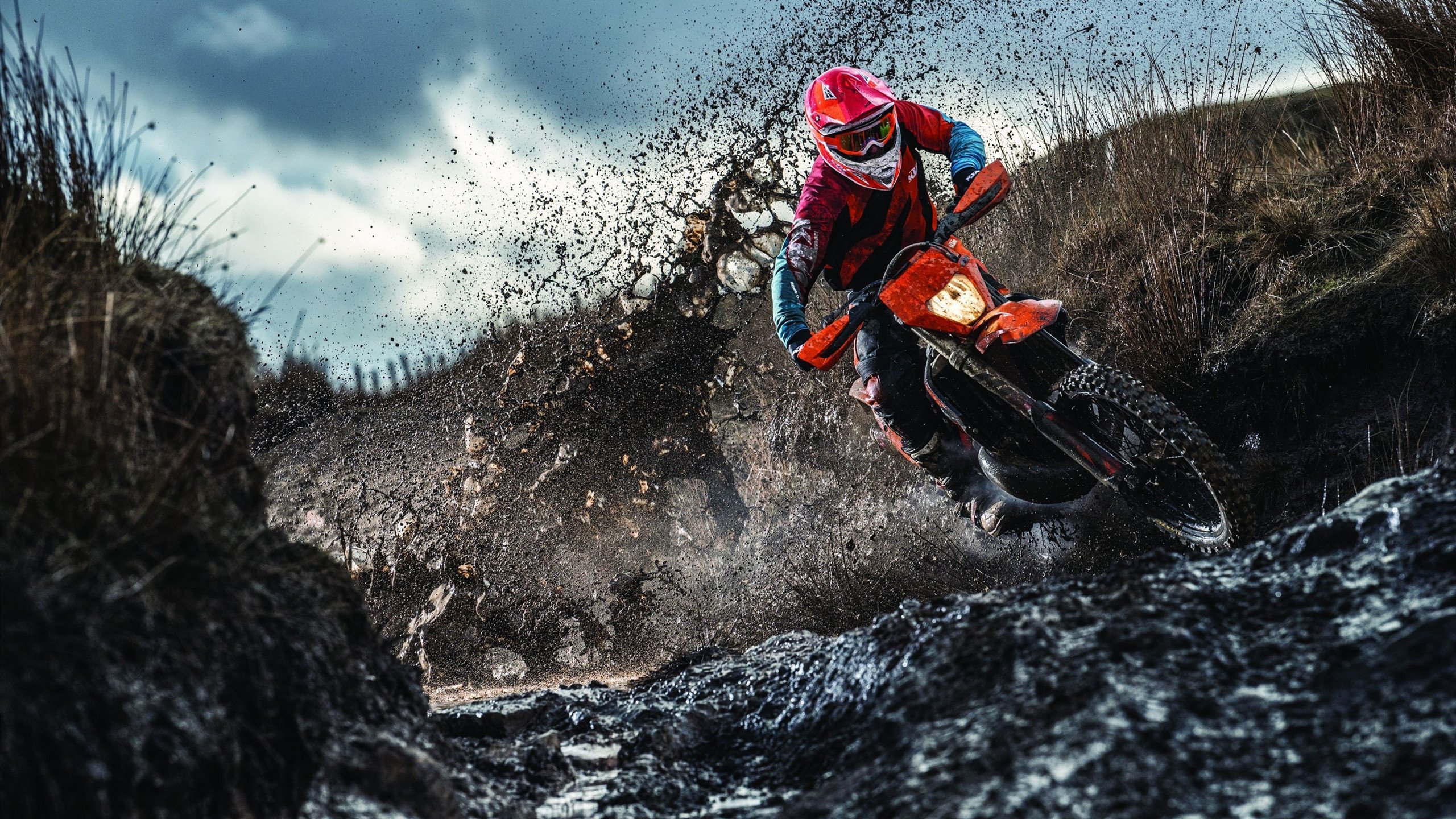 公牛险胜独行侠，季后赛首轮中德罗赞带伤作战，公牛罗德曼算巨头吗