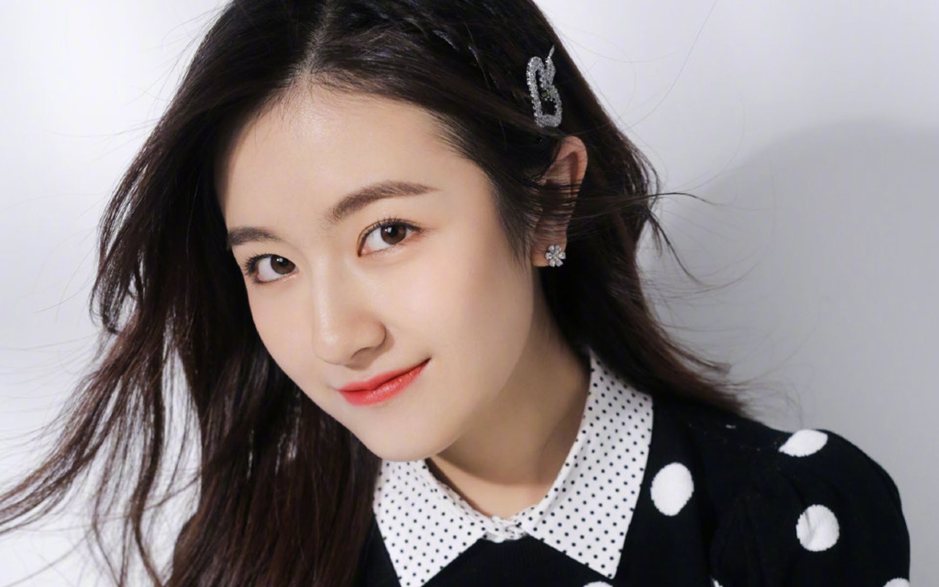 世界青少年水上运动锦标赛激烈竞争引人注目，青少年水上项目