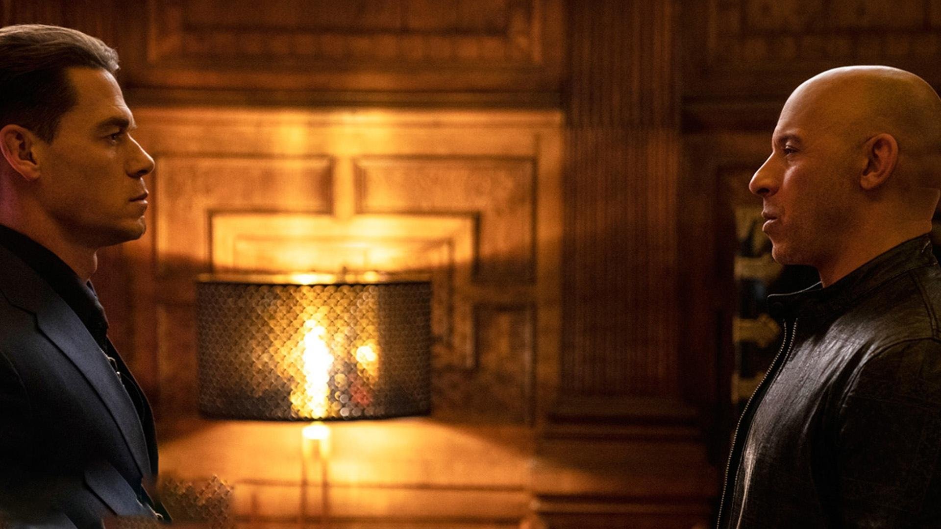 “腰旗美式橄榄球：东部新区赛场点燃运动员挑战极限的热情”