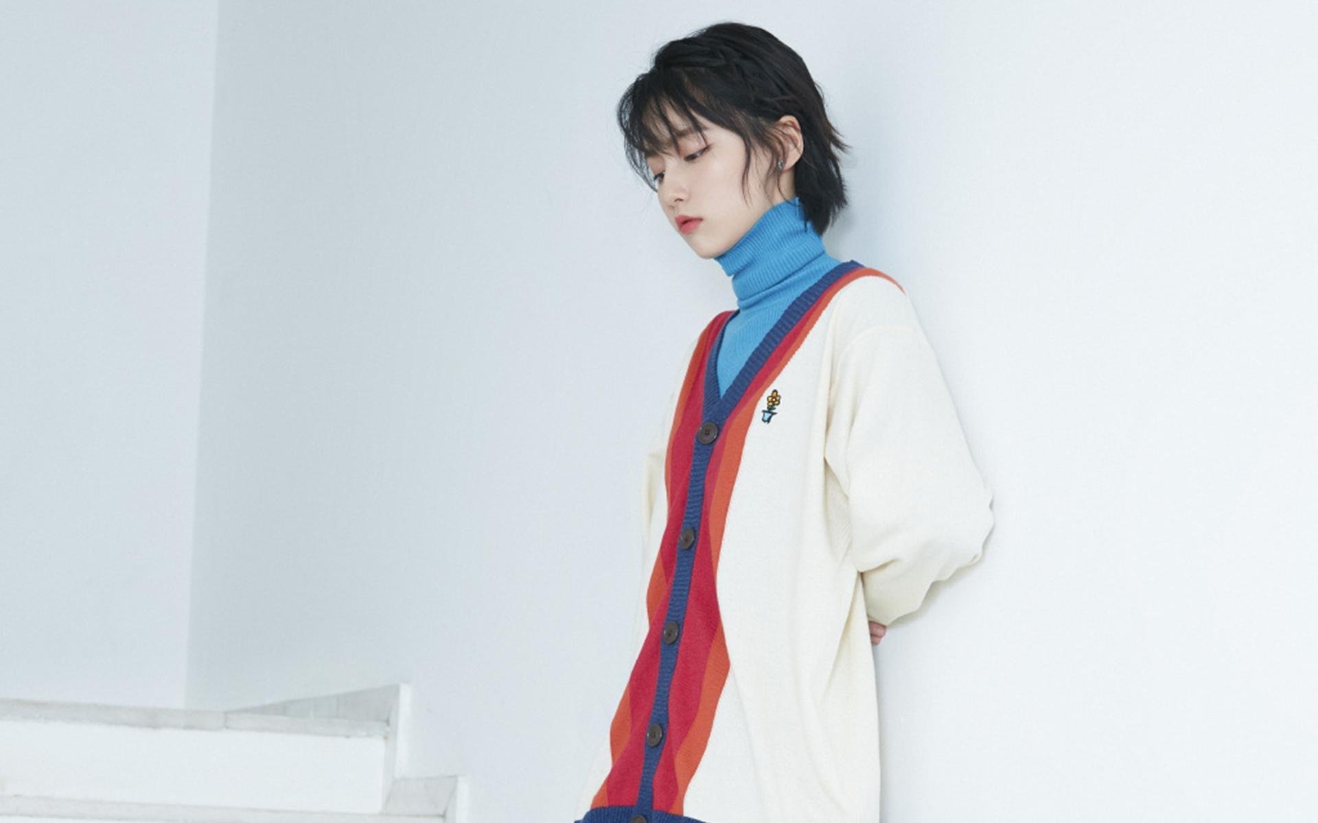 莱德基女子800米自由泳表现引发热议，美国游泳莱德基身高